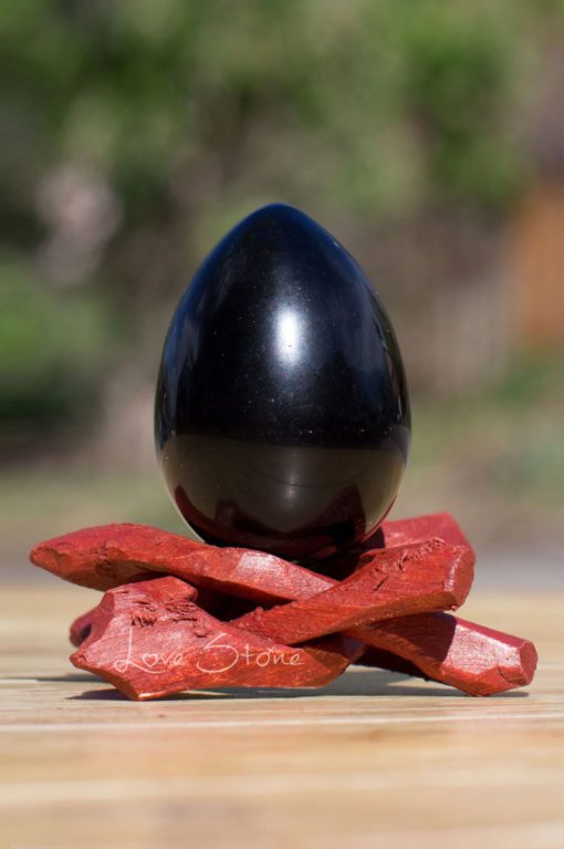 Black obsidianyoniegg